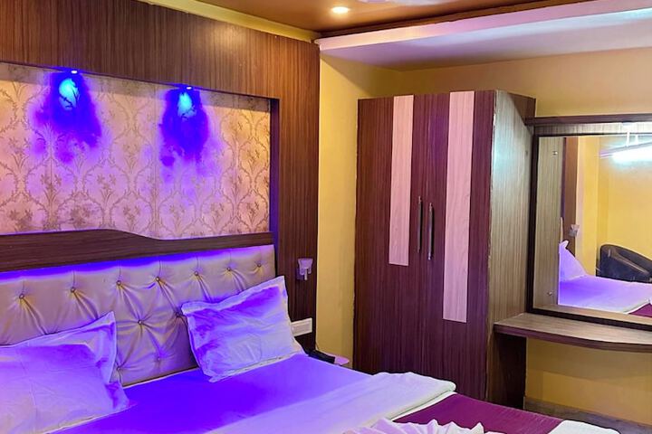 Room 9 of 26