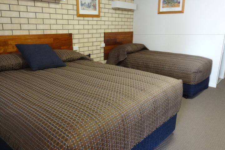 Room 7 of 48