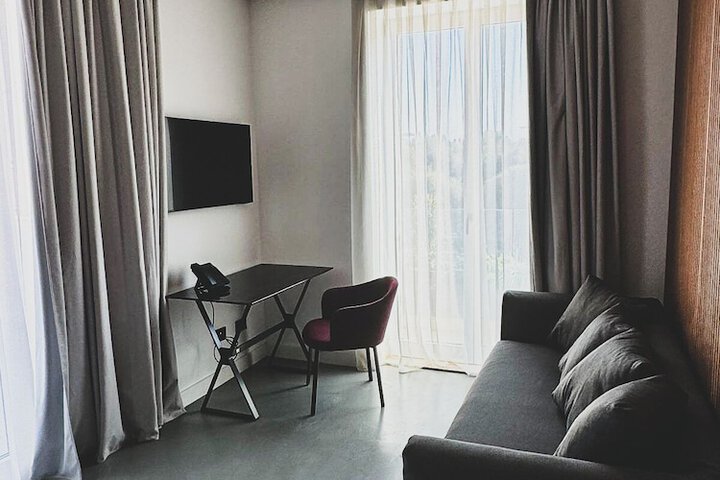Room 36 of 77
