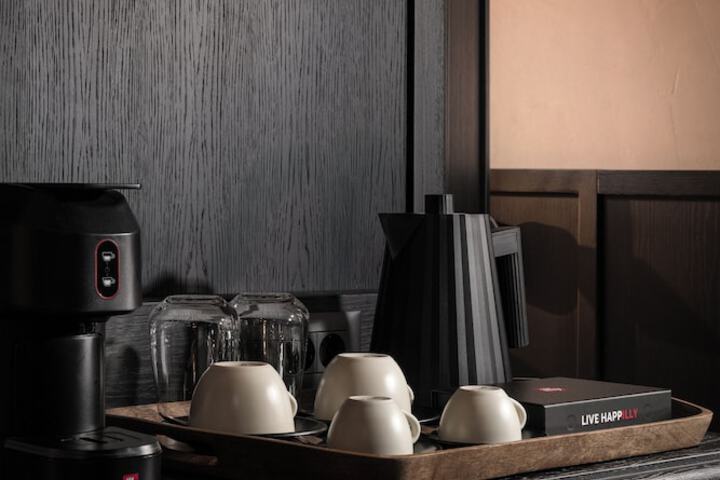 Breakfast/Coffee Service 18 of 41
