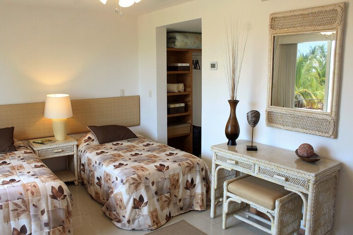 Room 5 of 26
