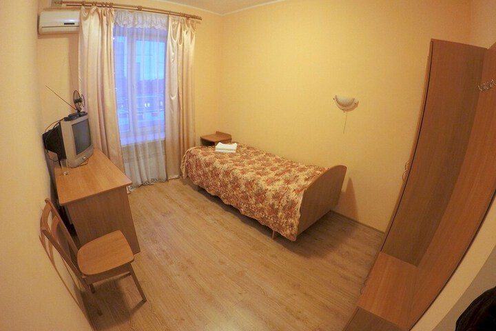 Room 12 of 36