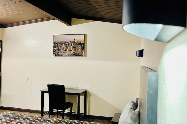 Room 12 of 34