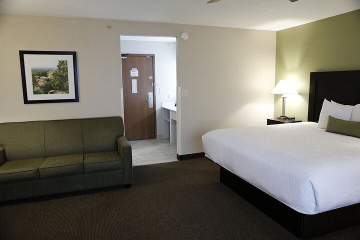 1 King Bed (3 of 15)