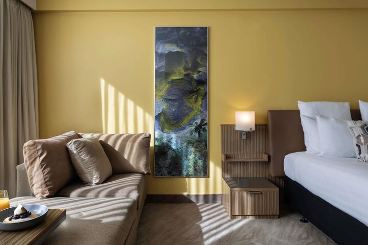 Room 10 of 48