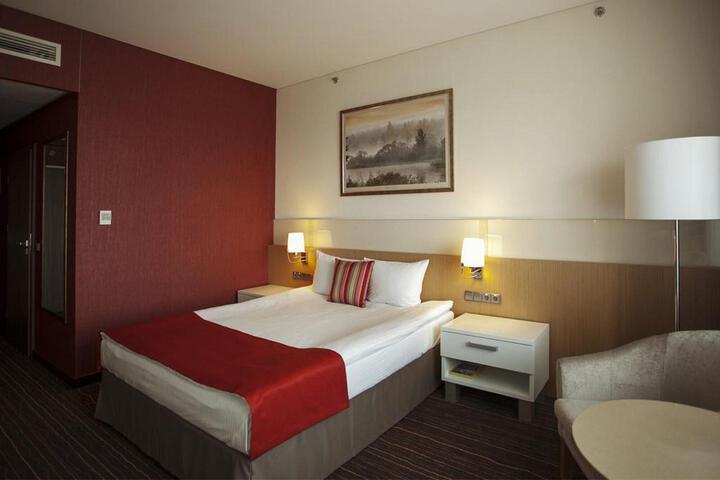 Room 3 of 10