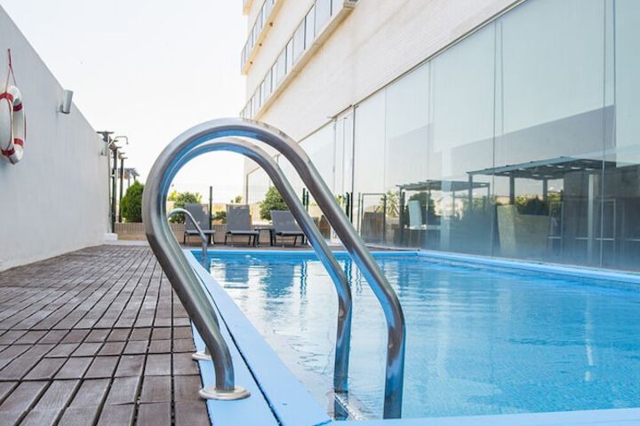 Hotel with Pool