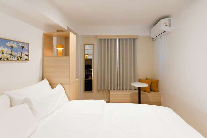 Room 21 of 152