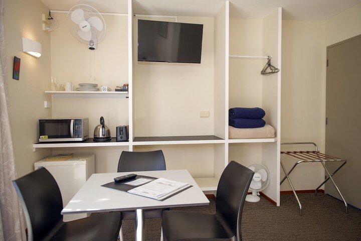 Room 2 of 39