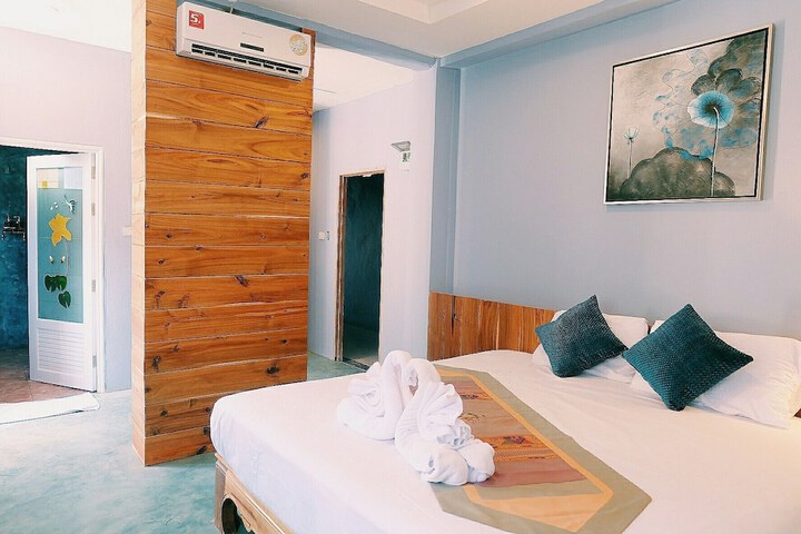 Room 9 of 26