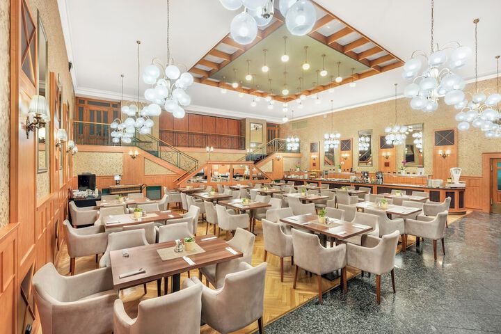 Dining 66 of 81