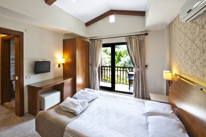 Room 4 of 78
