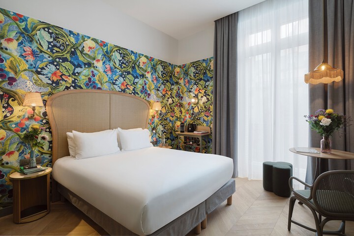 Room 16 of 72