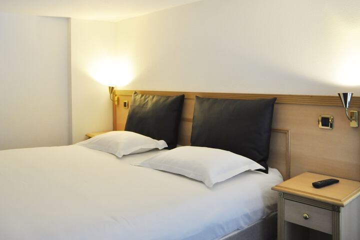 Room 21 of 155
