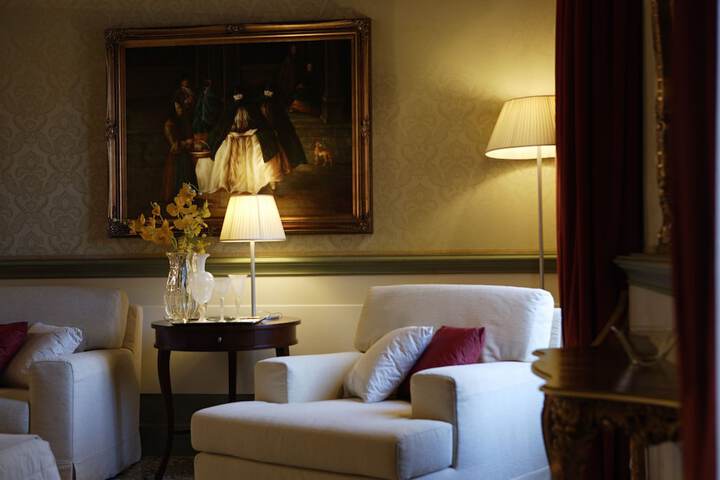 Hotel Interior 275 of 290