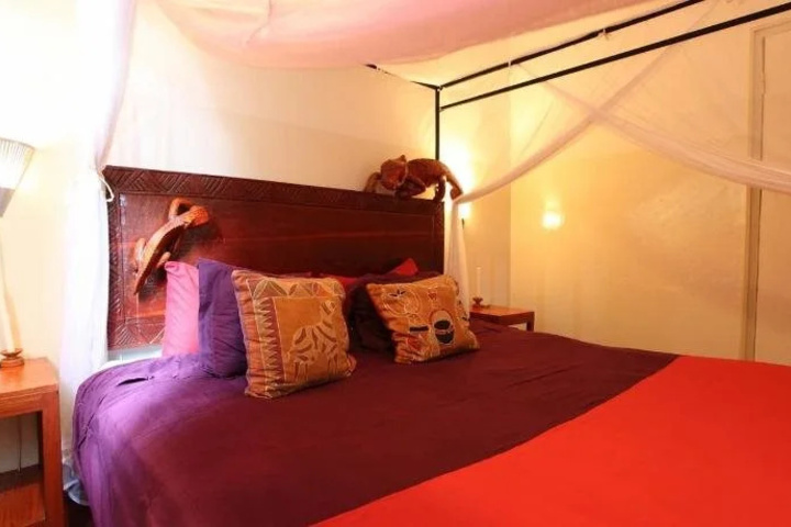 Room 2 of 17