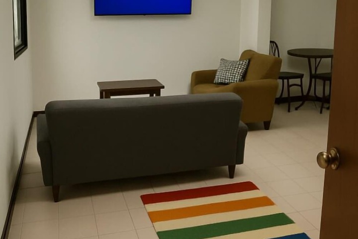 Room 23 of 65