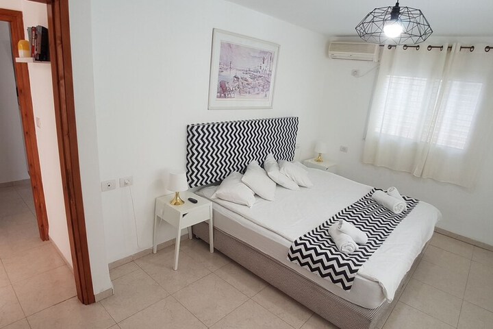 Room 10 of 38