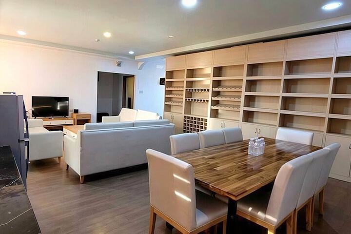 Room 8 of 23