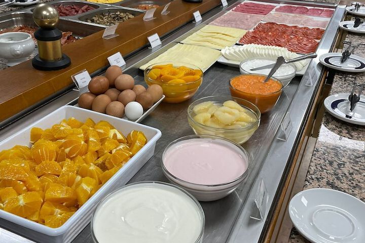 Breakfast meal