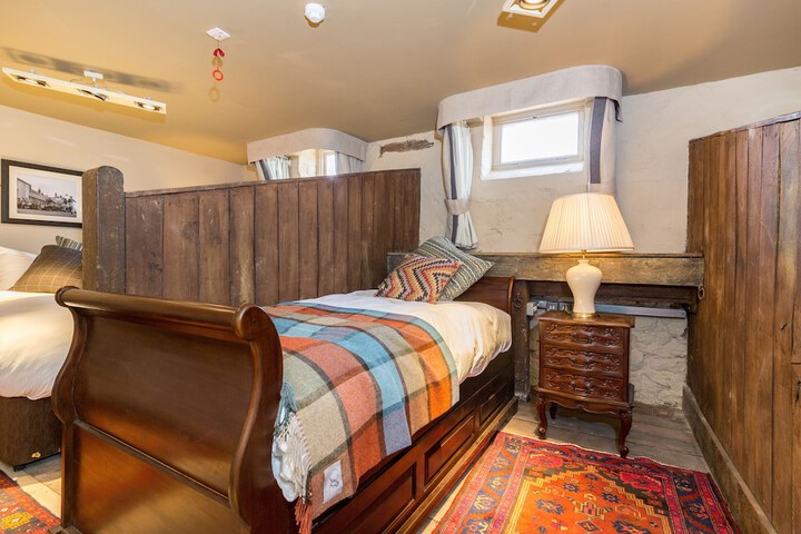 Room 21 of 42