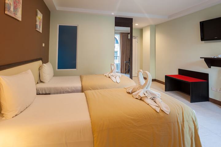 Room 14 of 36