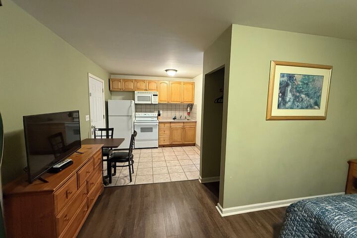 Room 27 of 65