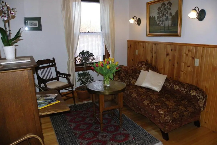 Room 2 of 12