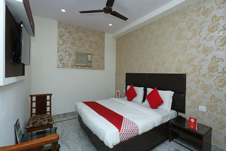 Room 3 of 13