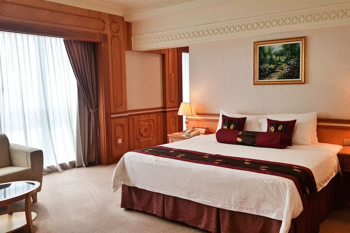 Room 6 of 39