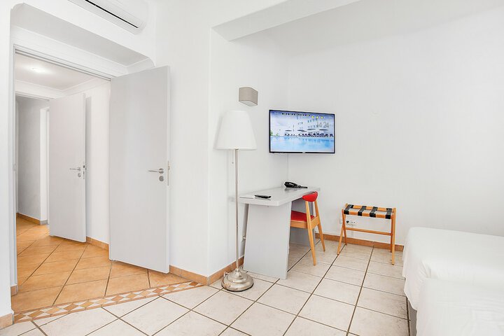 Room 14 of 68