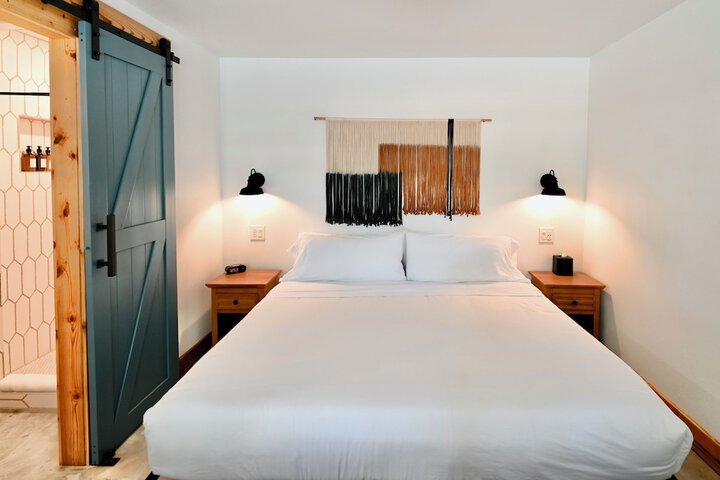 Room 29 of 64