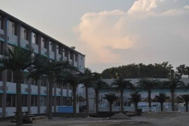 Hotel Exterior 5 of 51