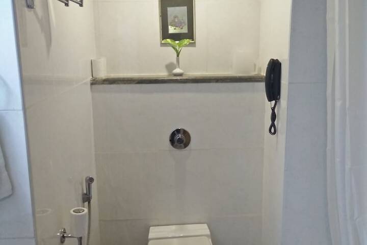 Room 7 of 25