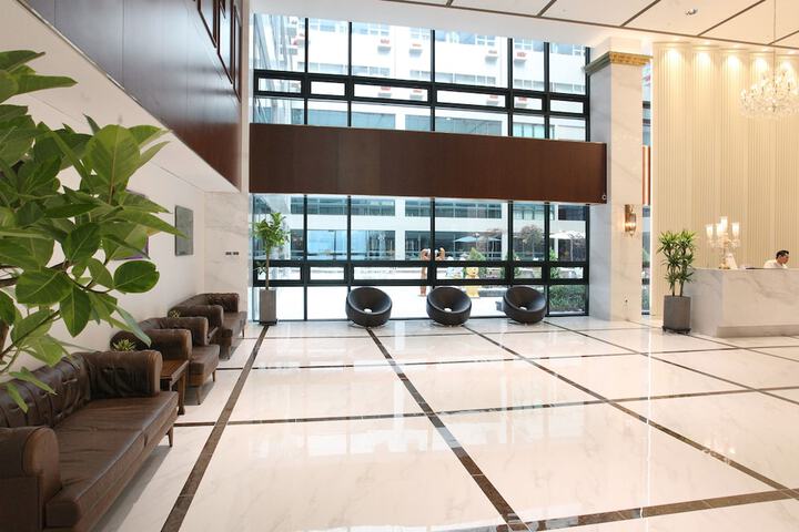 Entrance & Lobby