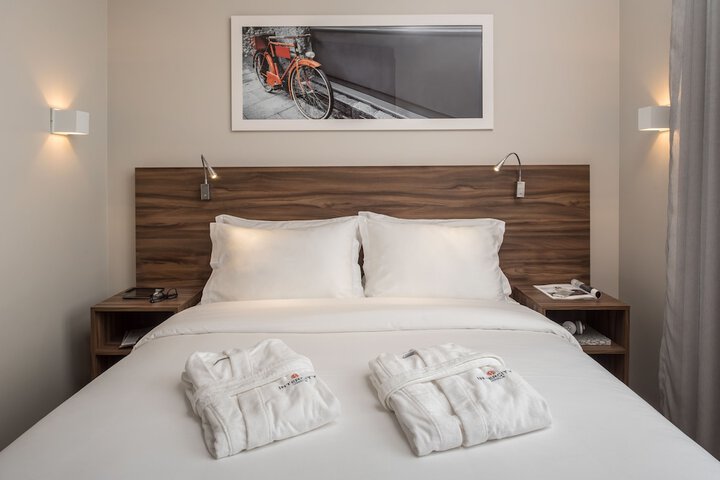 Room 8 of 46