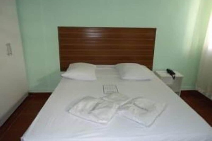 Room 4 of 43