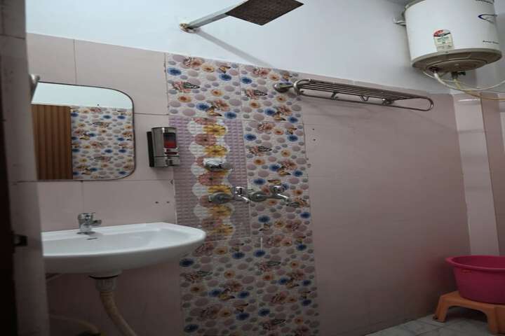 Room 34 of 39