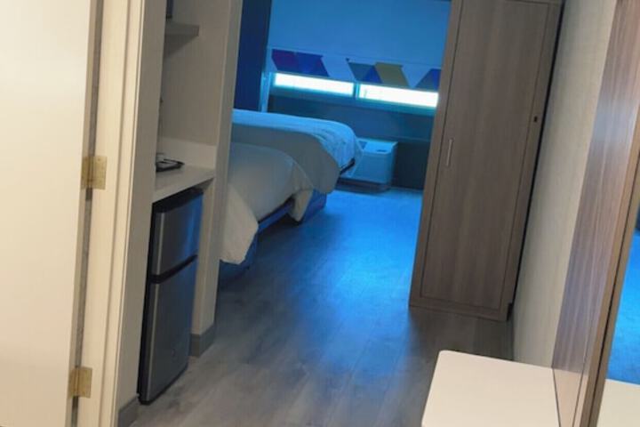 2 Queen Beds (1 of 9)