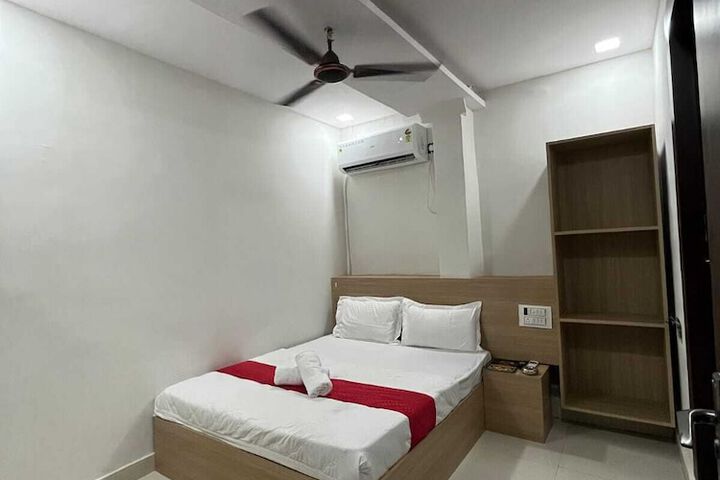 Room 3 of 34