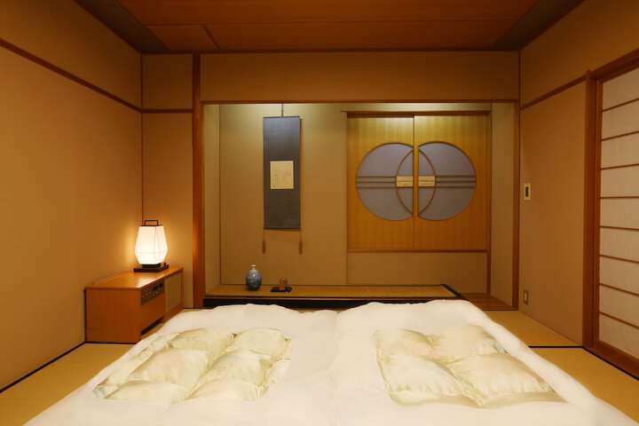 Room 6 of 85