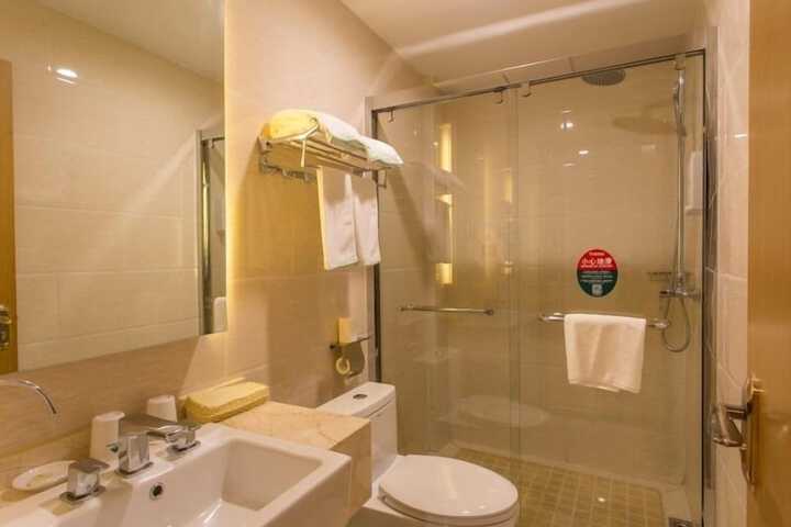 Room 40 of 52