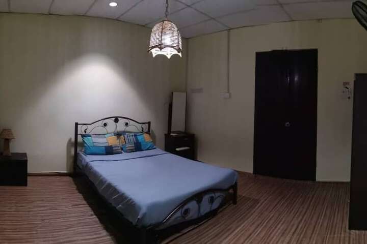 Room 15 of 37
