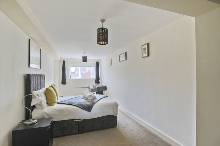 Room 4 of 52