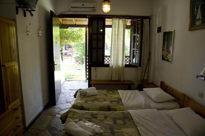 Room 26 of 68