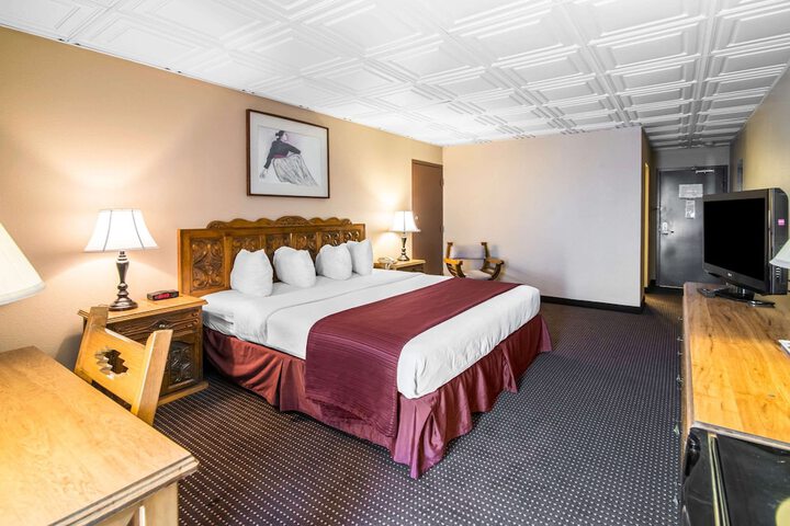 Room 15 of 52