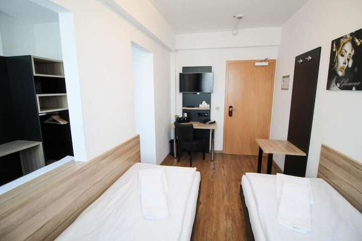 Room 25 of 59