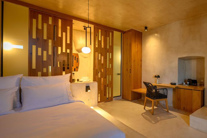 Room 18 of 96