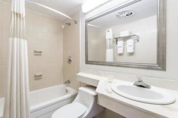 Room 4 of 26