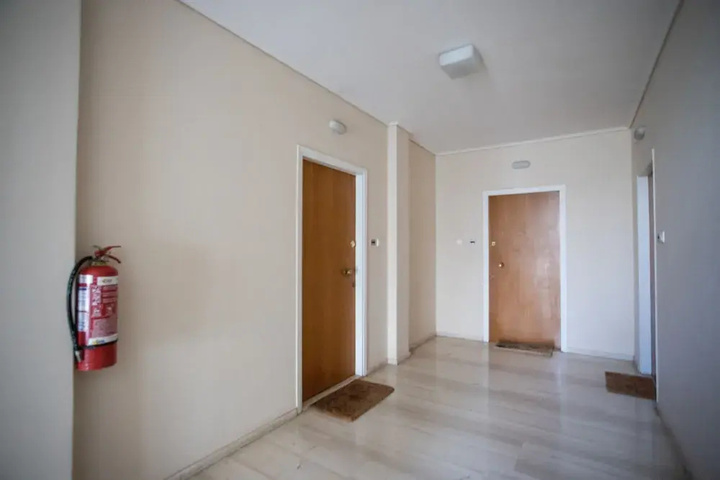 Room 12 of 21